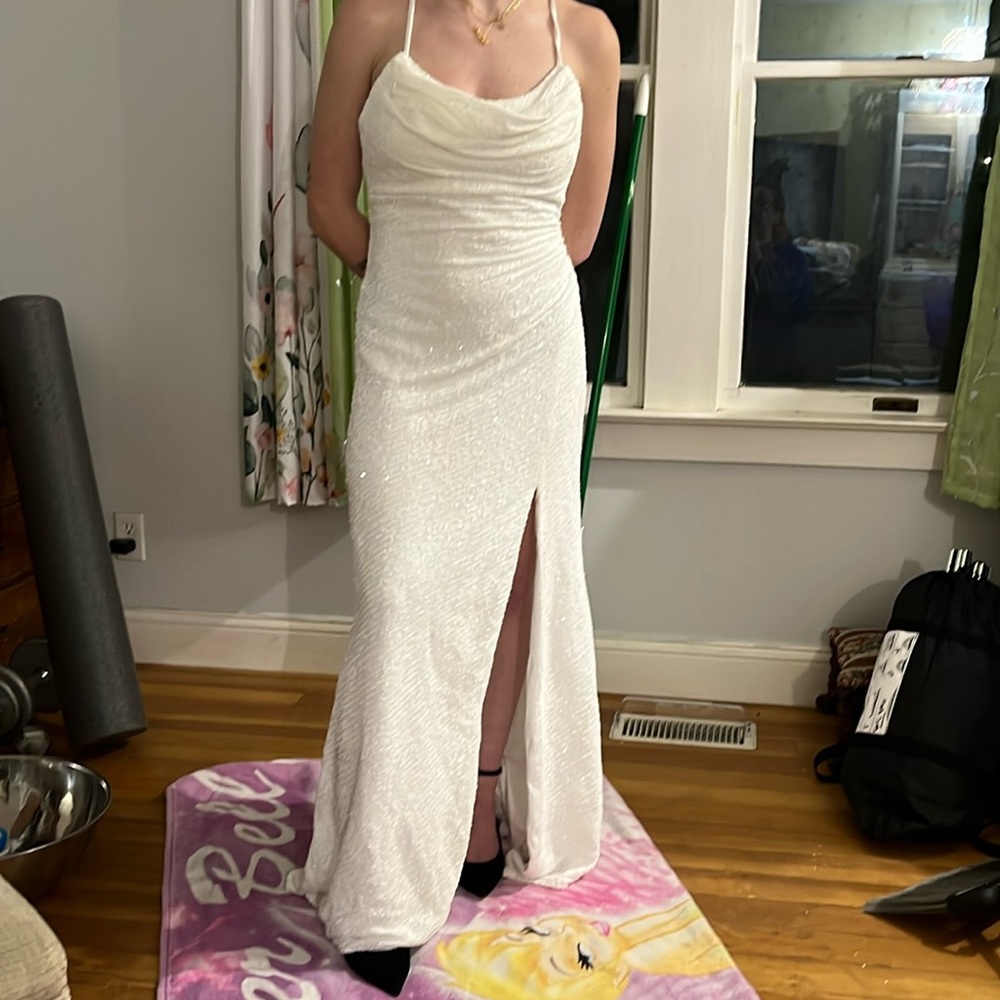 White formal gown. Size 10